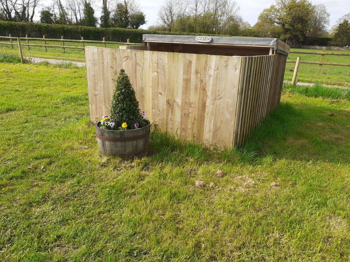 Glamping At The Retreat Wiltshire Is Rural Bliss Villa Chippenham  Luaran gambar